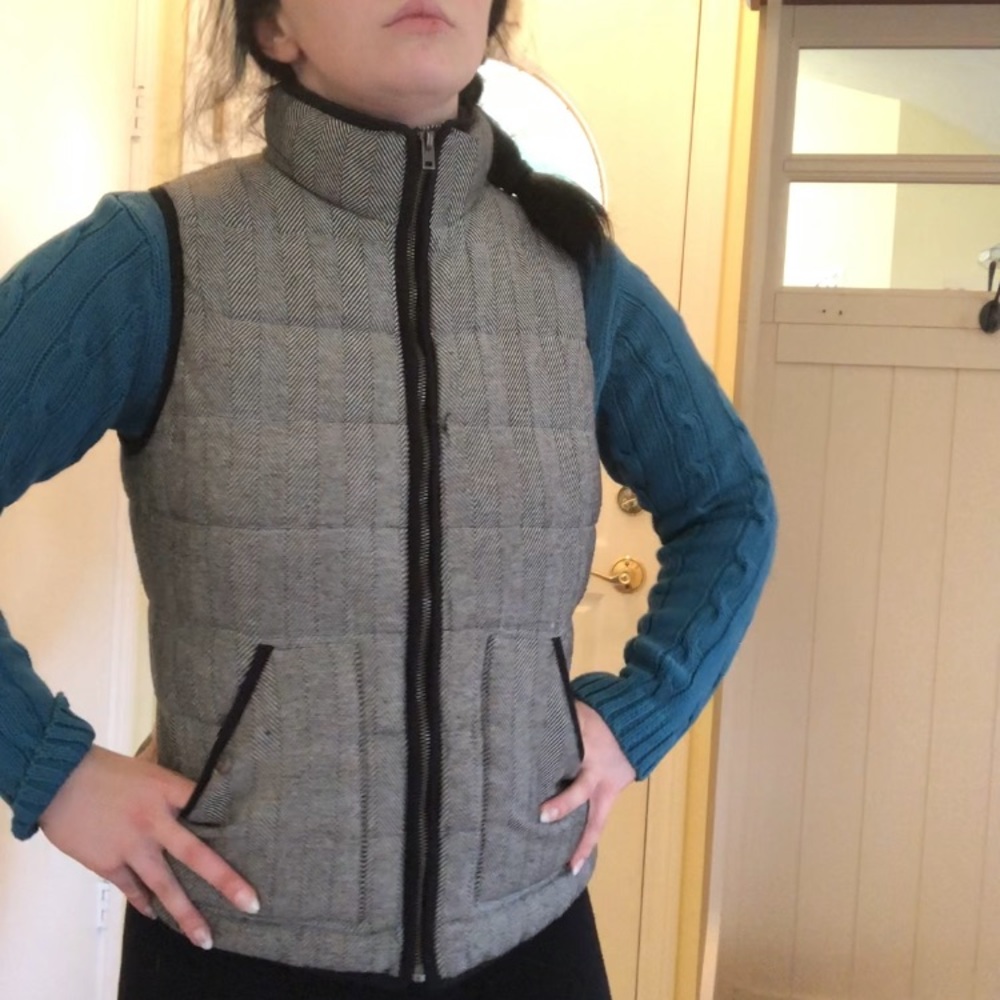 Black and white optical illusion pattern vest